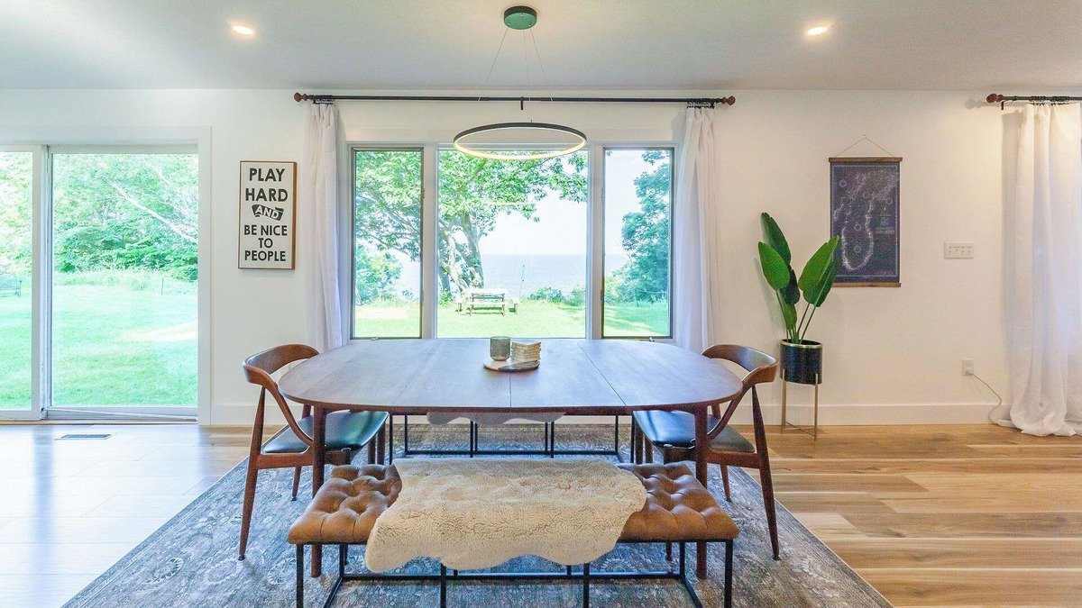 Montague House | Private Beach! Modern, Secluded, Panoramic View, Hi-Speed WiFi on Lake Michigan