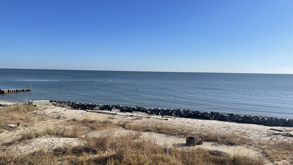 Maryus House | Private Beach on Chesapeake Bay Near Lighthouse