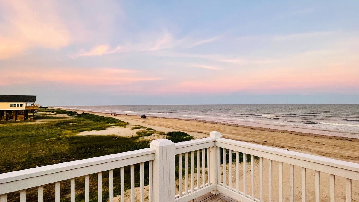 Gilchrist House | Private Beachfront Rental on Bolivar Peninsula – Clean, Quiet & Steps to Sand