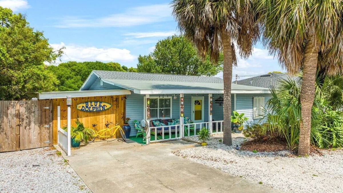 Bid-a-wee Beach House | Private Beach Access! Large Yard+Deck-Pet Friendly