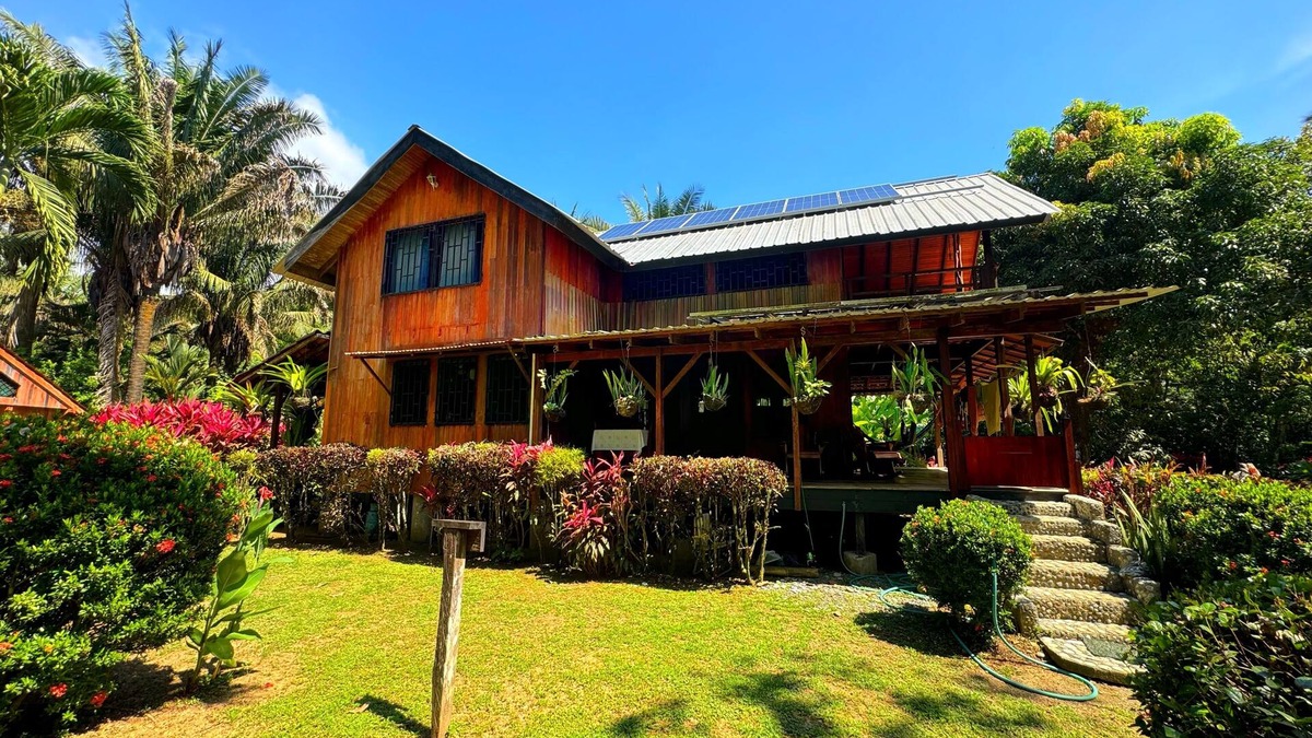 Buenos Aires House | Private Beachfront Eco Lodge Near Corcovado National Park