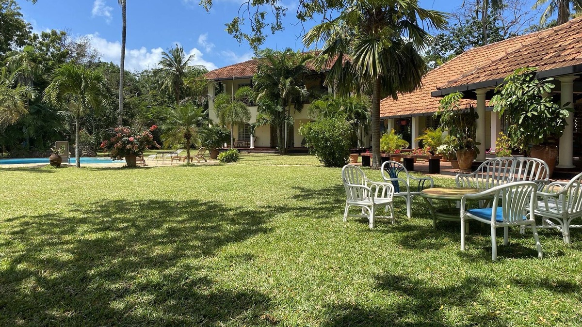 Shanzu House | Private Beachfront Home w/Own Pool and Jetty, Stunning Sea Views & Private Bay