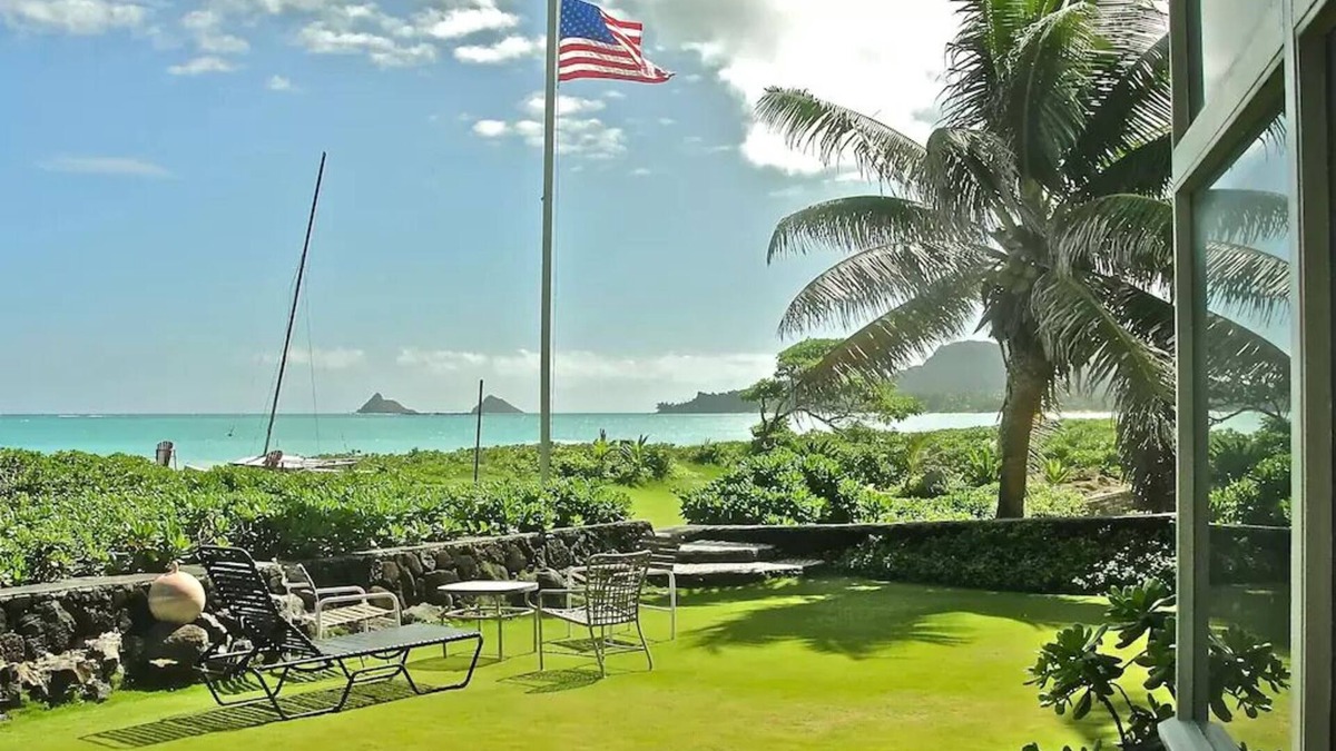 Kailua Bed & Breakfast | PRIVATE BEACHFRONT RENTAL