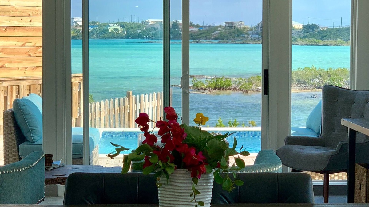 Ocean Point Villa | ⭐️Private Beachfront Villa with Pool and Kayaks ⭐️ Sapodilla Bay⭐️Chalk Sound