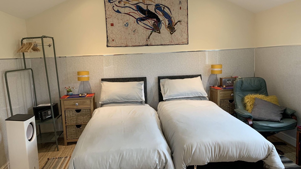 Caerphilly Apartment | Private BedHaus Annex Opposite Caerphilly Castle