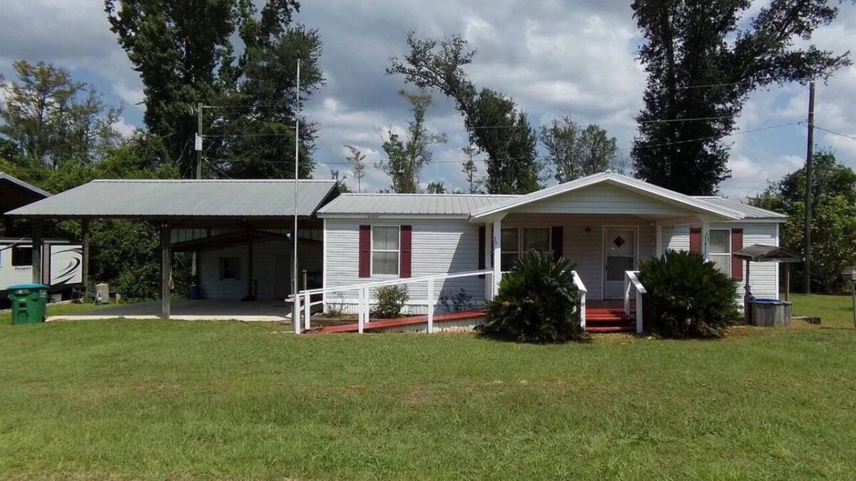 Clarksville Cottage | Private Boat Ramp Cottage on Chipola River, Commute to Panama City & Port St Joe