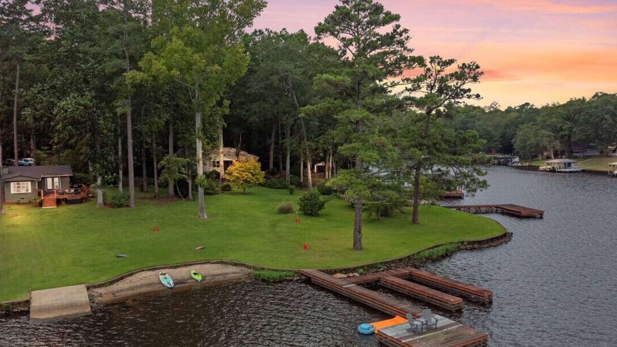 Eatonton House | Private Boat Ramp, Docks, Huge Views, Dog Friendly