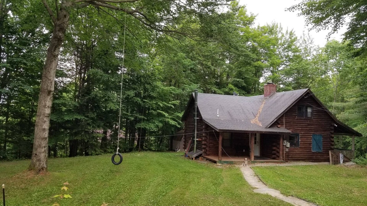 Plymouth Cabin | Private Brook Side Log Cabin on Tenney Mountain