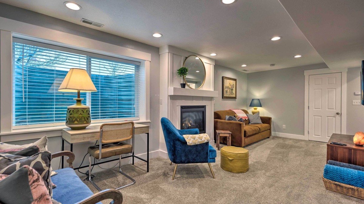 Lehi Apartment | Private Bsmt Apt- 3 miles to thanksgiving point Lehi