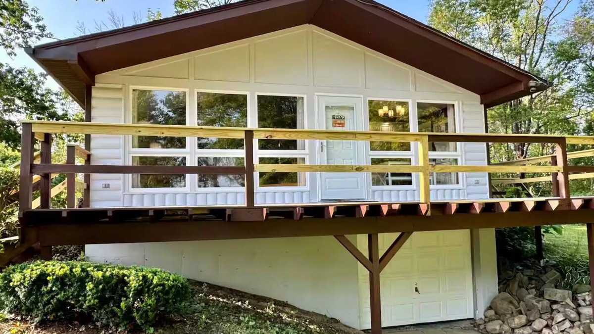 Hamburg Cabin | Private Cabin Getaway on Expansive 75 Acres