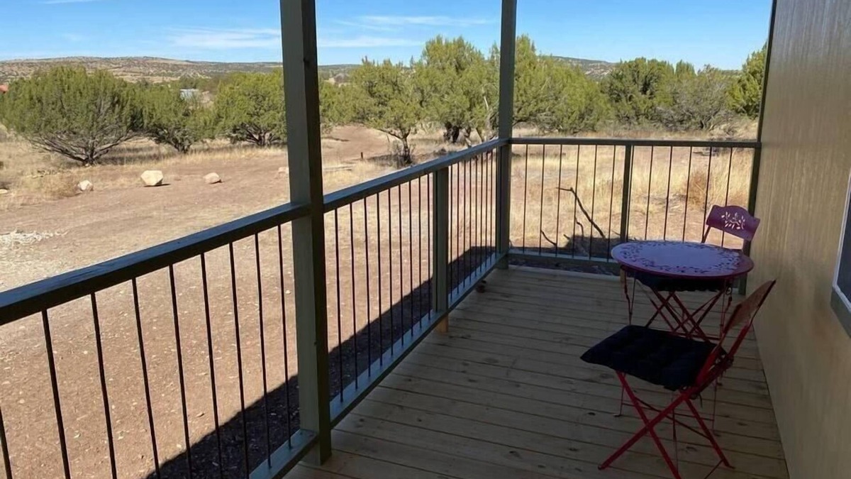 Alpine Cabin | *Private 'Cabin In the Woods' - Sleeps 4 w/PORCH