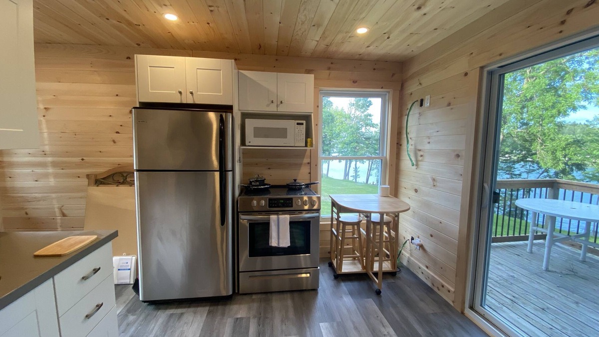 Mapleton House | Private Cabin on Conestogo Lake