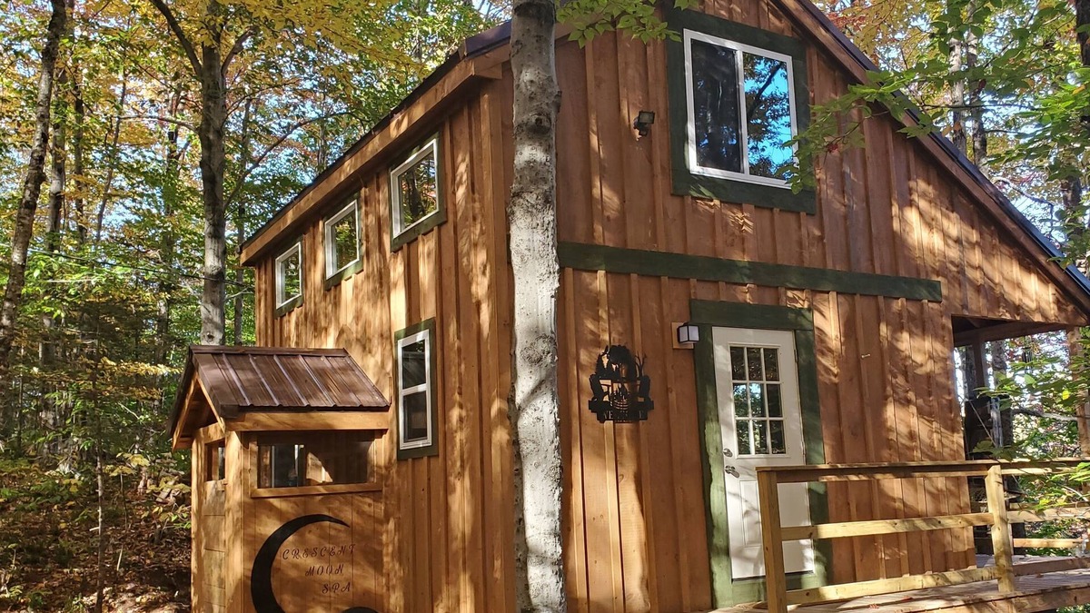 Grafton Cabin | Private cabin on water nestled in foothills of scenic Mt. Cardigan