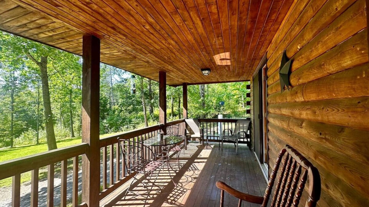 Bristol Cabin | Private Cabin perfect for couples and families!