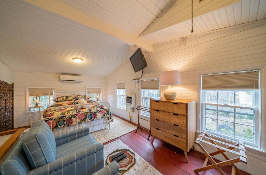 West Chester Apartment | Private carriage house in heart of West Chester - walk to downtown and WCU