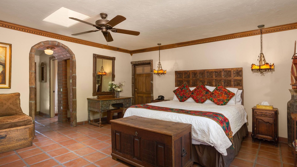 Old Las Palmas House | Private Casita Antigua for 2, Romantic, Old Spanish Estate, Pool, Gardens