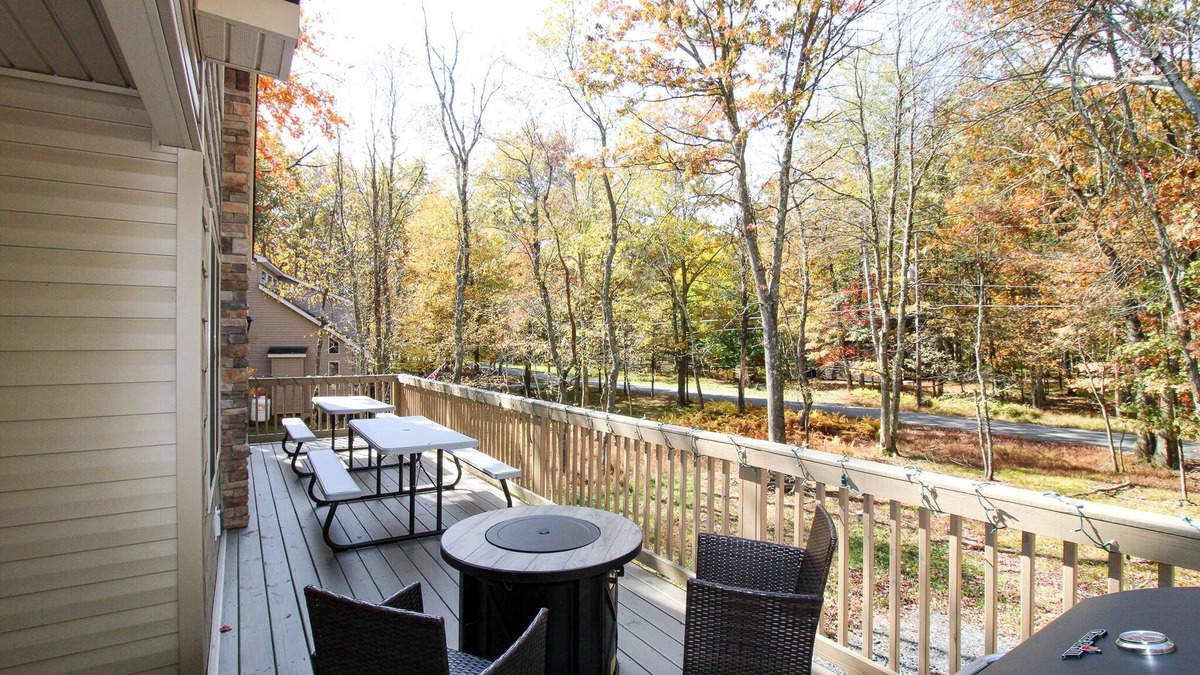 Albrightsville House | Private Chalet & Hot Tub. Access to Pool, Lake, & Beach