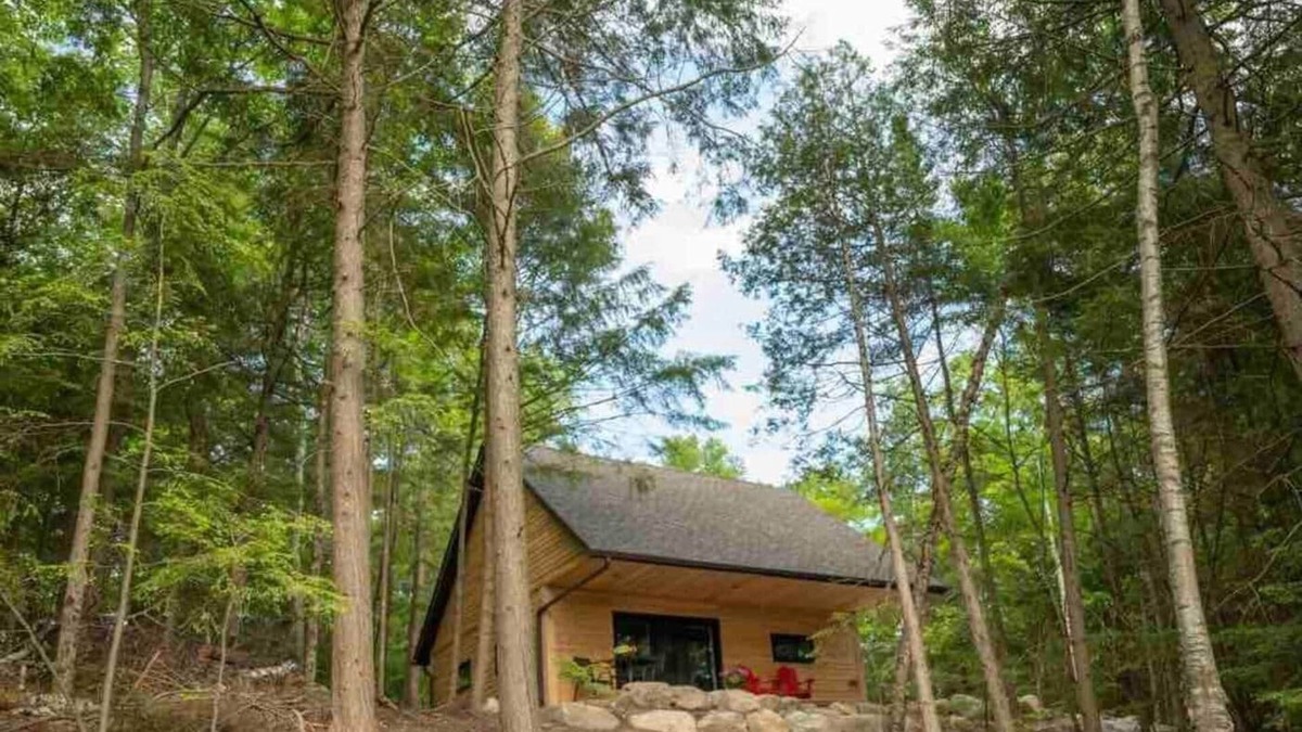 Madawaska Valley Ski Chalet | Private Chalet in Nature & Water/Near Algonquin