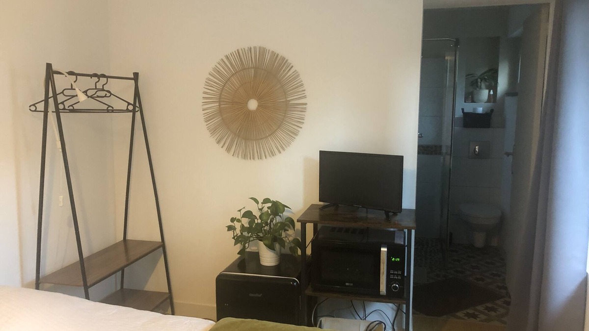 Fontaine Lestang-Bagatelle-Papus-Tabar-Bordelongue Bed & Breakfast | Private chartreuse in Toulouse