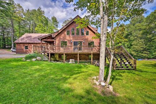 Chester House | Private Chester Home with Deck, Mins to Skiing!
