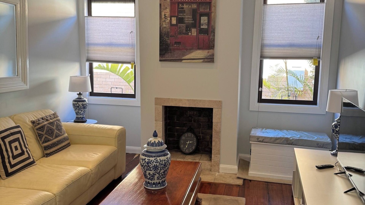 Seaforth House | Private, clean and convenient home, close to beaches, transport and restaurants.