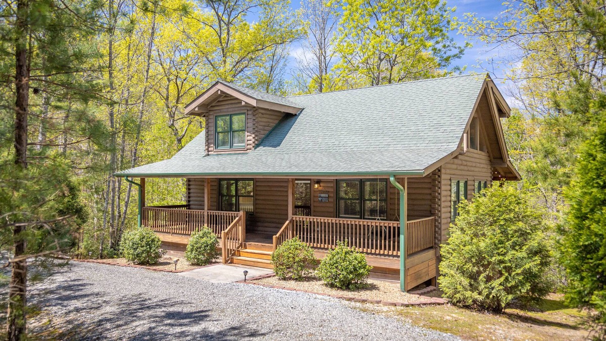 Nebo House | Private & clean. Enjoy the beauty of Lake James & Western North Carolina!