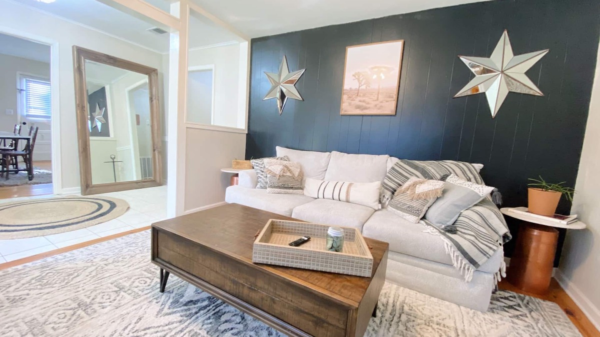 Folsom House | PRIVATE Cleveland St. Cottage~Walk Folsom Village