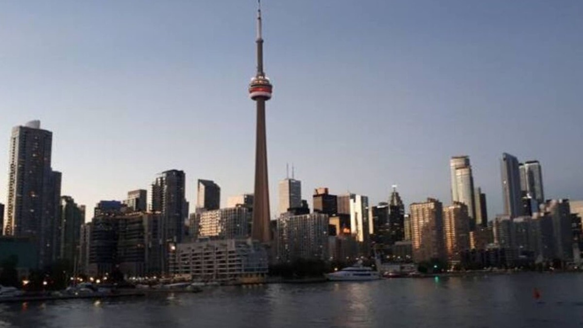 Scarborough Apartment | Private | Close to Lake | 30 Min. to Downtown| WIFI