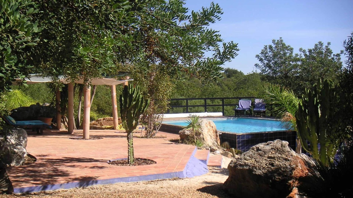 Tavira House | Private colourful house in nature, pool, wifi,air-condition,nearby the sea
