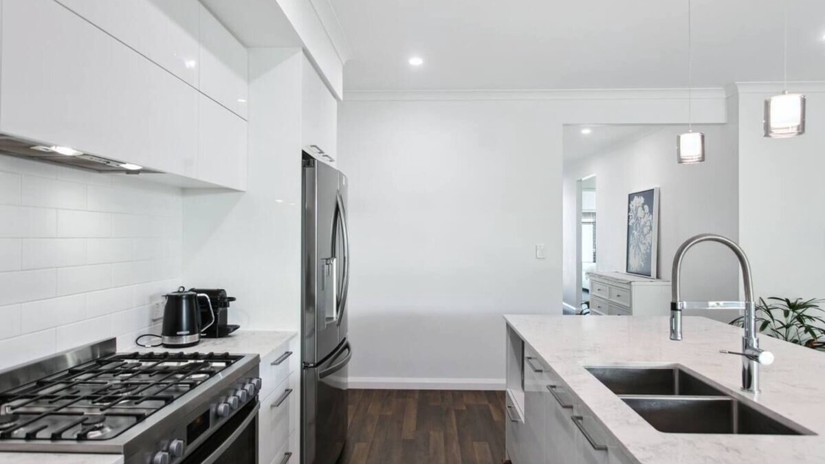 Madeley House | Private, Comfortable, Spacious 3 Bedroom Single Level Home with Yard and Parking