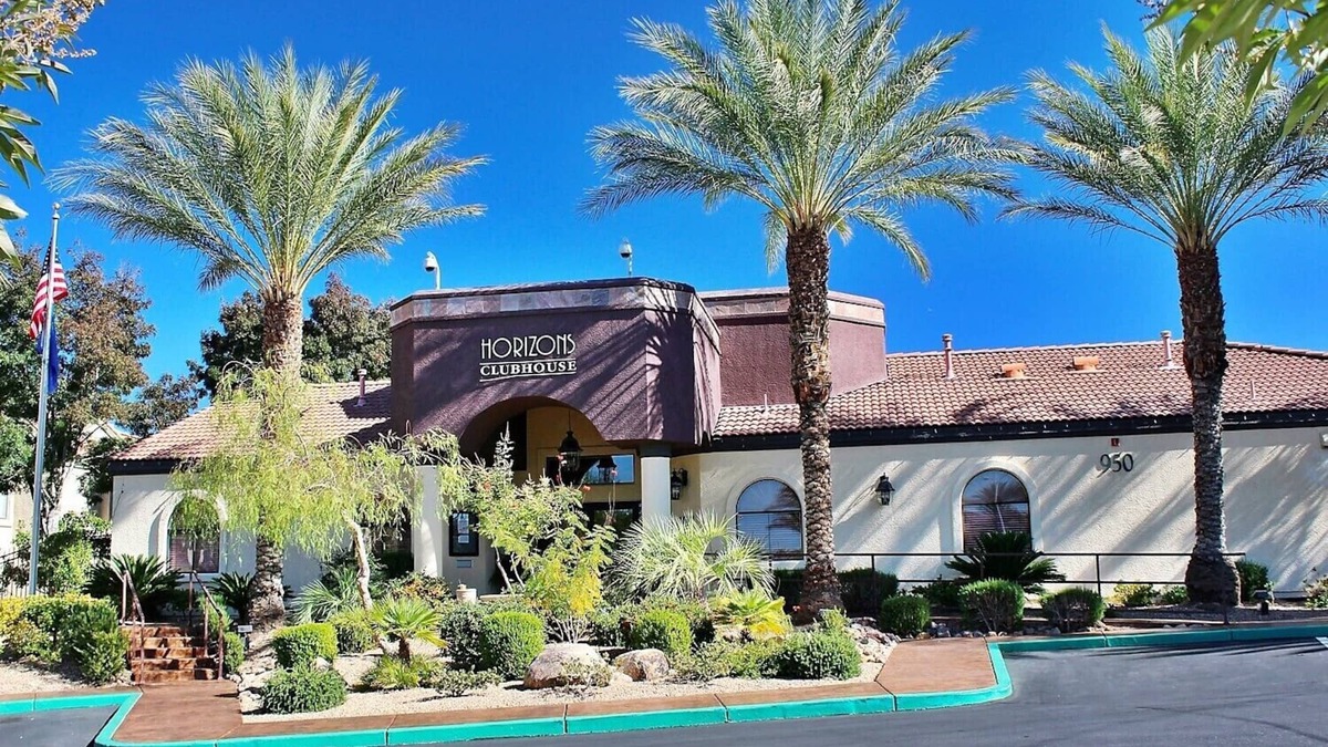 Seven Hills Condo | PRIVATE CONDO IN BEAUTIFUL GATED COMMUNITY IN SEVEN HILLS