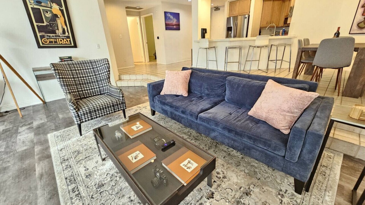 Ocean Park Condo | Private condo with cozy beach vibes in Venice!