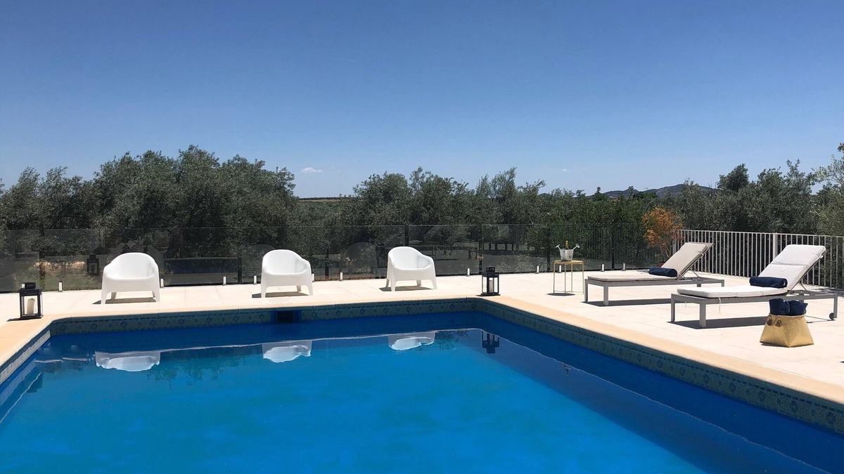 Puente Genil Villa | Private contemporary villa with large pool in own land - JULY AVAILABILITY