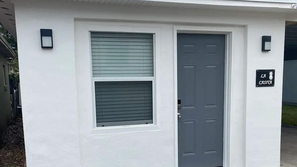 Ybor City Apartment | Private contemporary guest casita in Ybornn