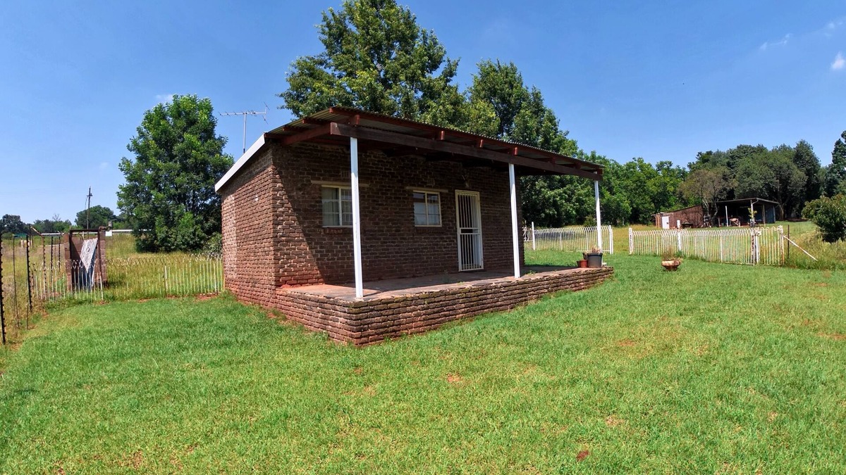 Mogale City Cottage | Private Cottage - 5 minutes to the Cradle of Humankind