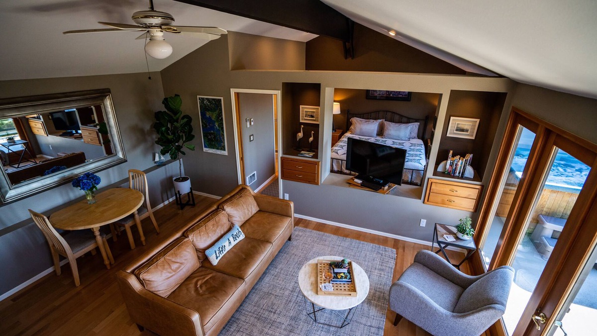 Three Tree Point Cottage | Private Cottage and Hot Tub, Spectacular Sunset & Mtn Views