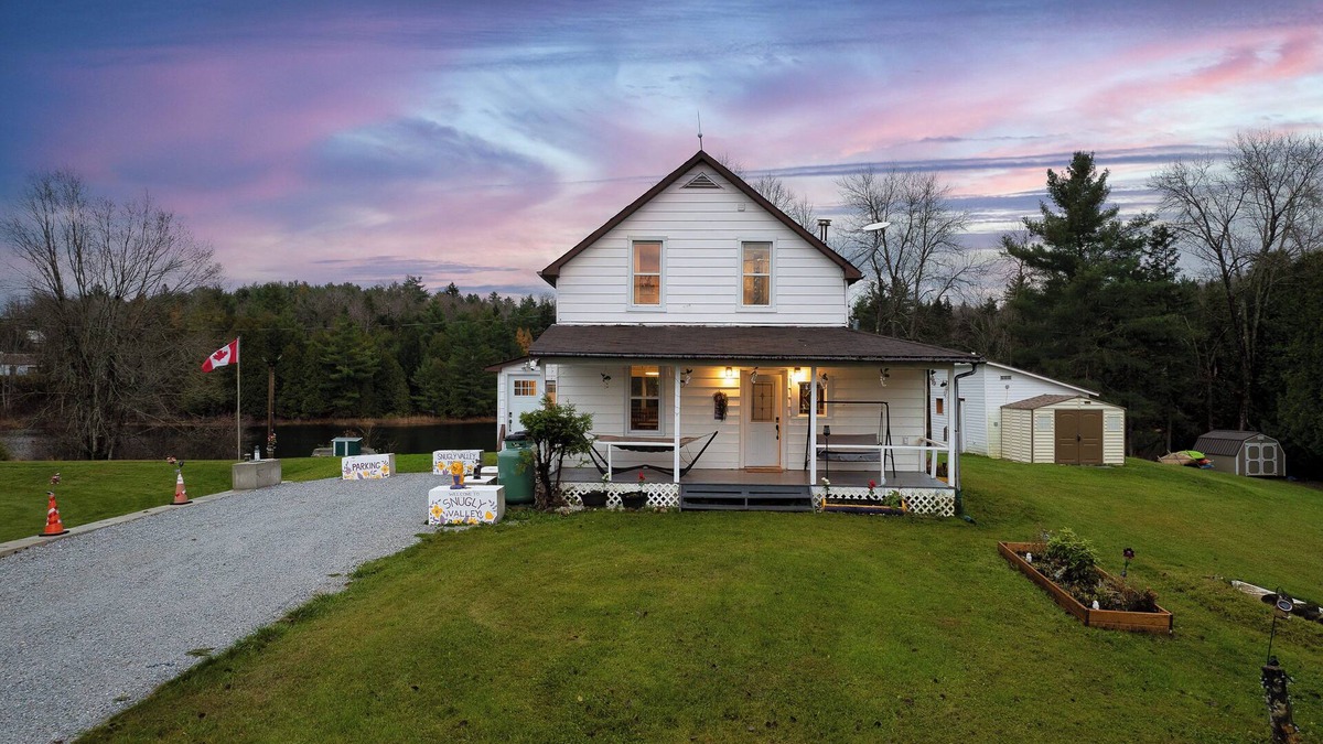 North Frontenac Cottage | Private cottage in Ardoch North Frontenac Ompah Community fishing kayak & boat