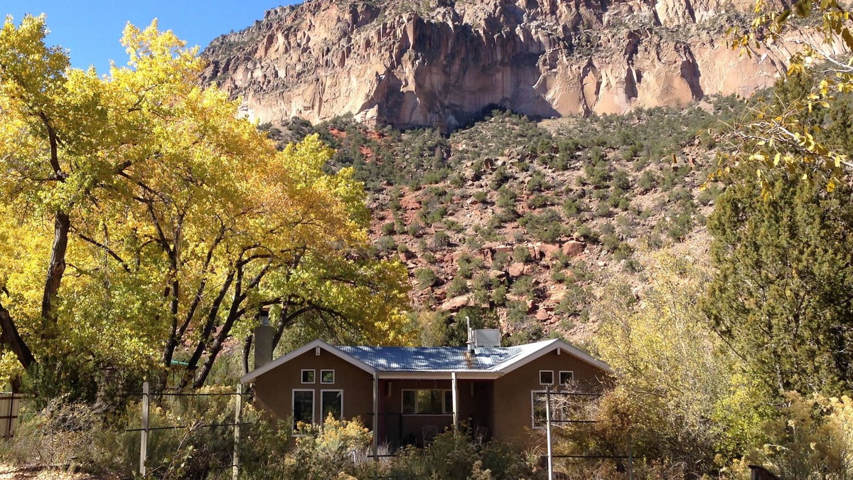 Jemez Springs Cottage | Private cottage located on the Jemez River and close to town.