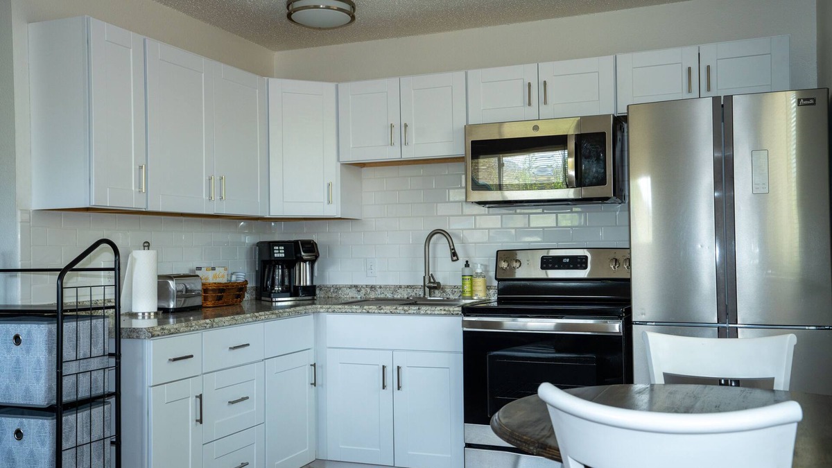 Goss - Grove Cottage | Private Cottage-walk to Pearl st, CU-Private Fenced yard/pet friendly
