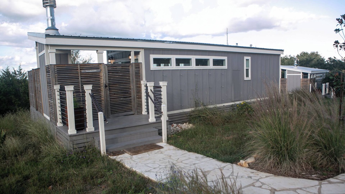 Kyle Hotel | Private cottage with pool & hot tub