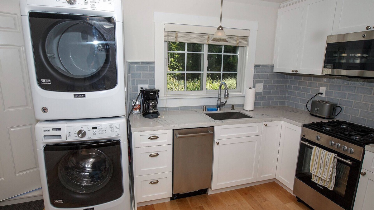 The Willows Cottage | Private Cottage with Chef's Kitchen & Washer/Dryer Near Palo Alto