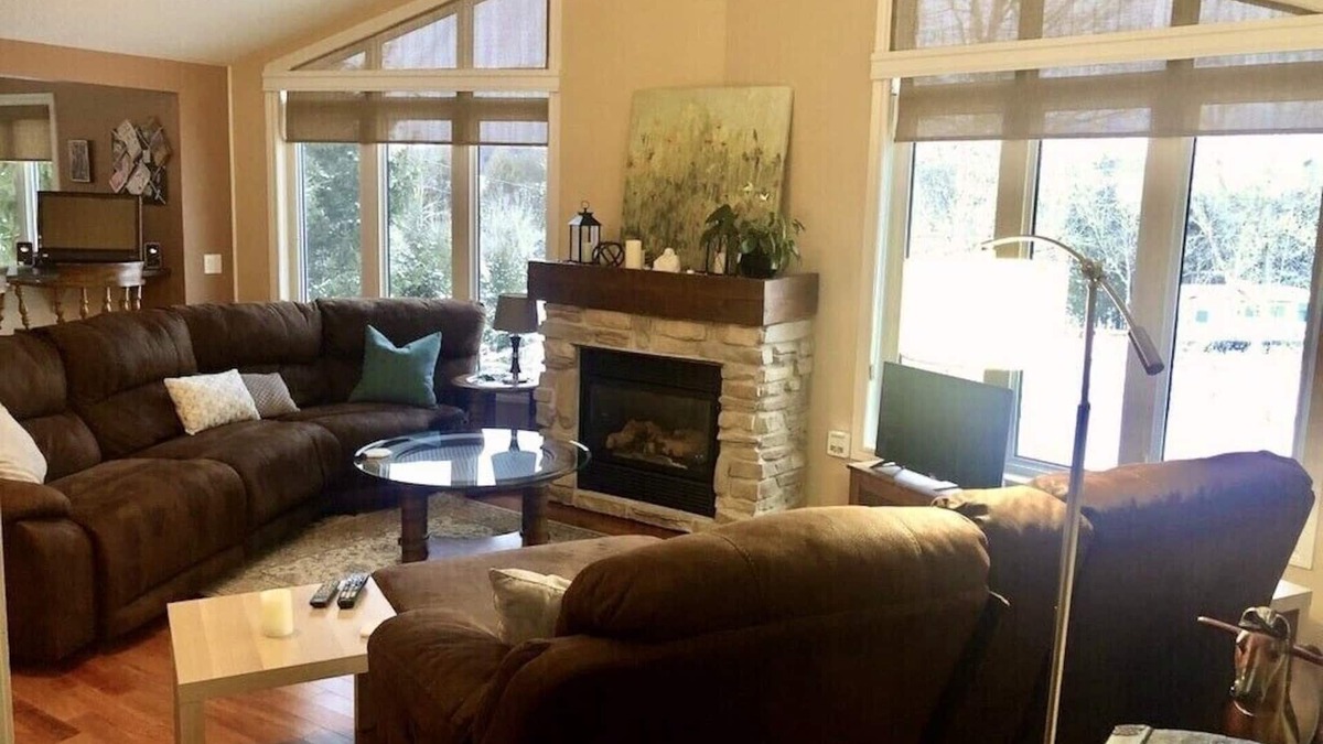 West Grey House | Private country suite, luxurious hot tub, open concept, King bed, pet friendly.