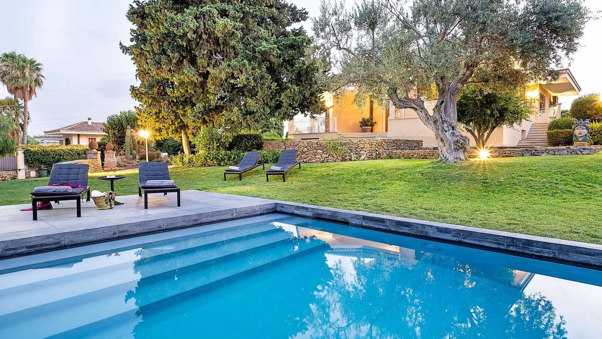 Syracuse Villa | Private countryside villa with swimming pool