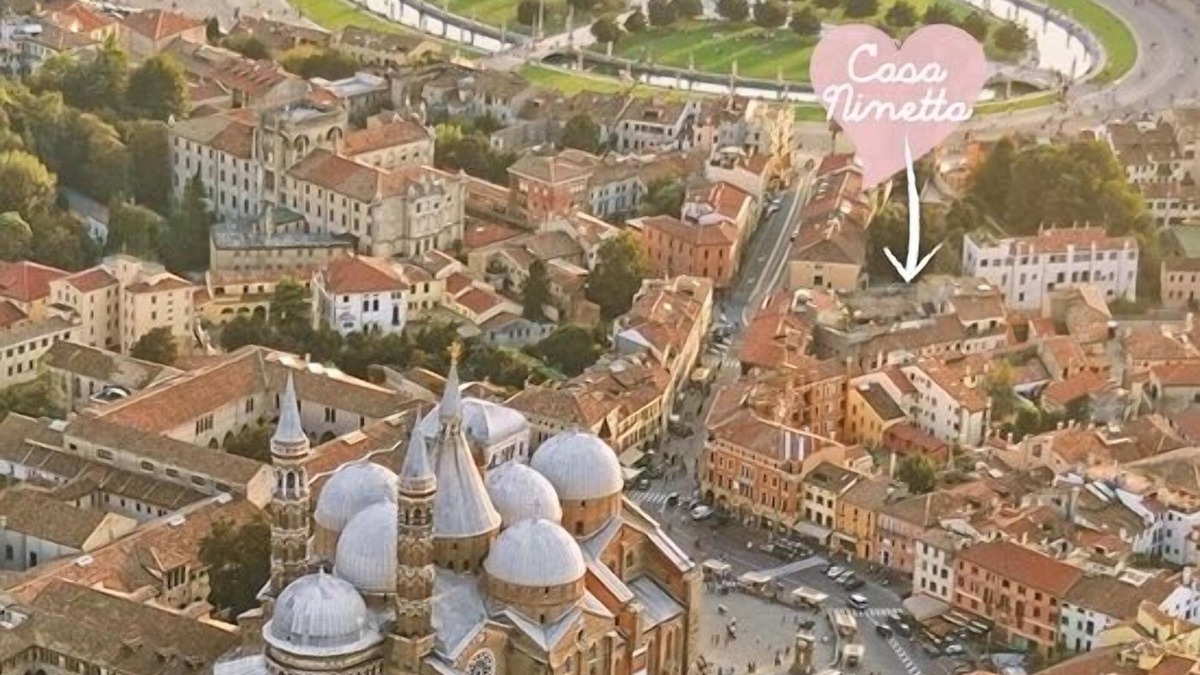 Historic Centre Apartment | * PRIVATE COURTYARD, few steps from PRATO DELLA VALLE SQ