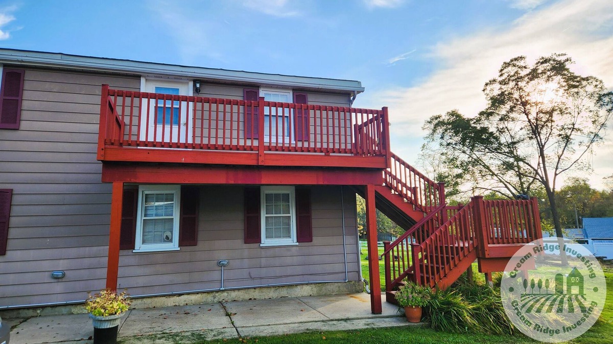 Cream Ridge Apartment | Private & Cozy 2nd Floor Farmhouse Apt, Near the UTT Six Flags & Joint Base MDL!