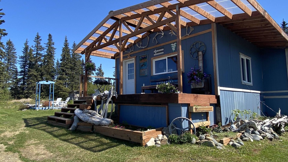 Ninilchik Cabin | Private Cozy Cabin with Amazing Inlet Views