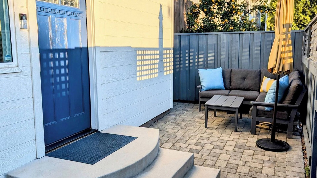 Oak Park House | Private Cozy House with 2 Bedroom, 2 Bathroom, A/C, and Near Downtown