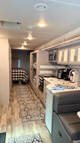 Ludlam House | Private Cozy R/V , for your enjoyment