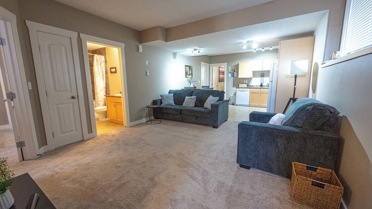 Grande Prairie Apartment | Private Cozy Suite | Full Kitchen | Smart TV | WIFI