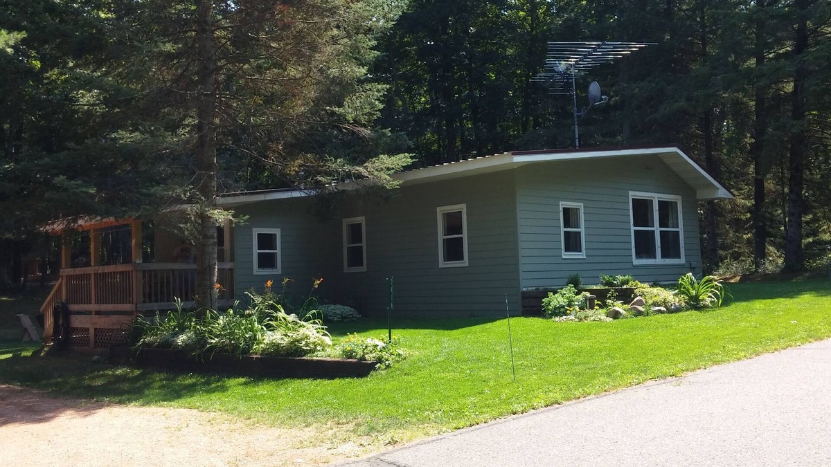 Woodruff Cabin | Private Cozy Year Round Cabin On Little Spider Lake